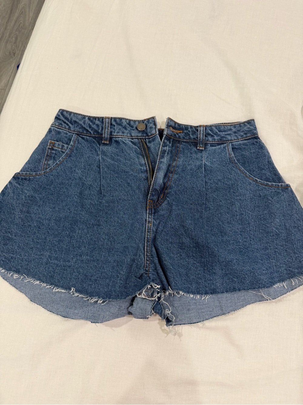 Denim High-Waist Frayed Hem Shorts - Blue